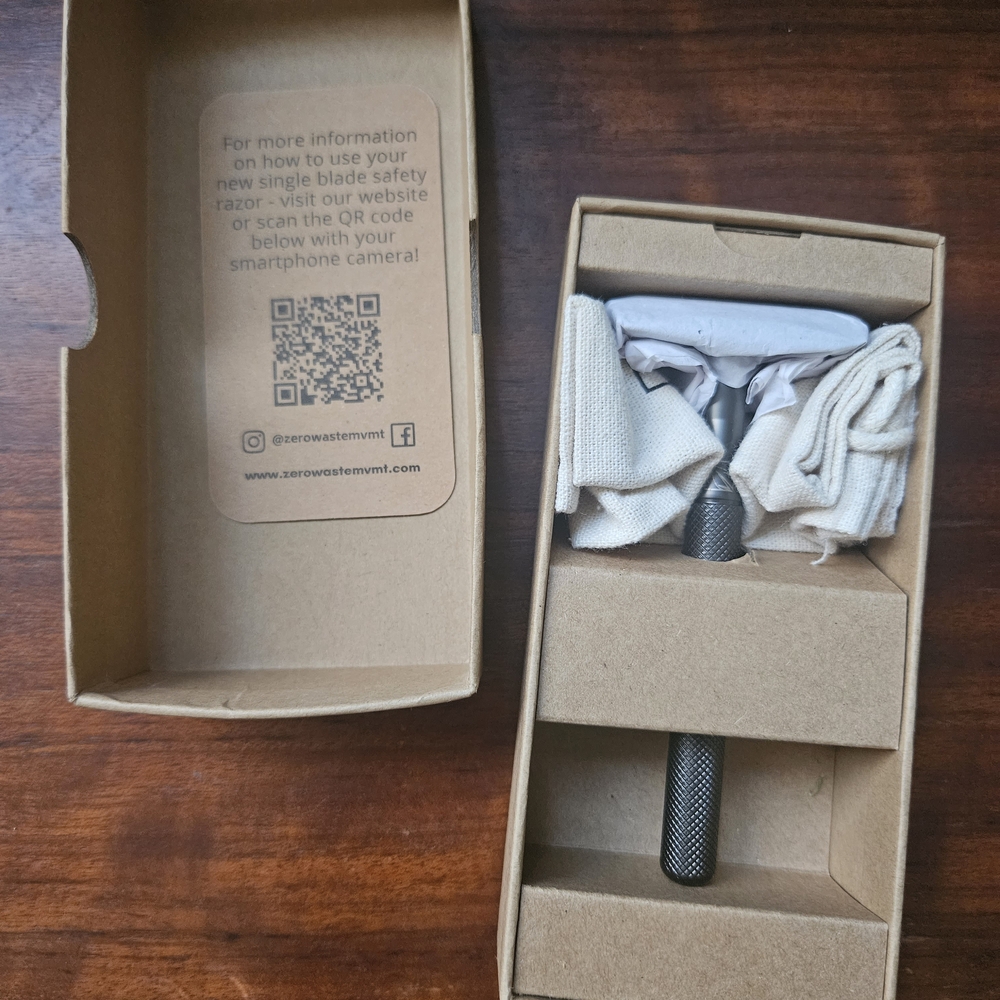 NIB Safety Razor - Picture 3 of 7